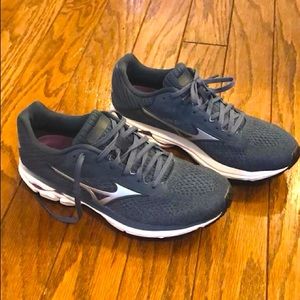 Mizuno Wave Runner 23 Running shoe